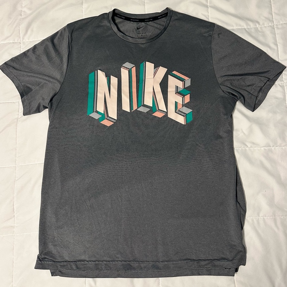 Nike Pro Men’s Graphic Gray Dri-Fit T-Shirt